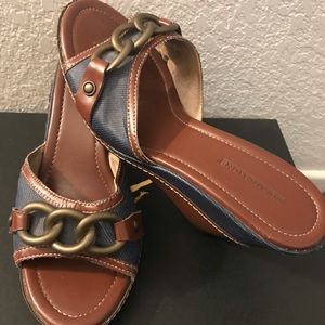 Women sandals